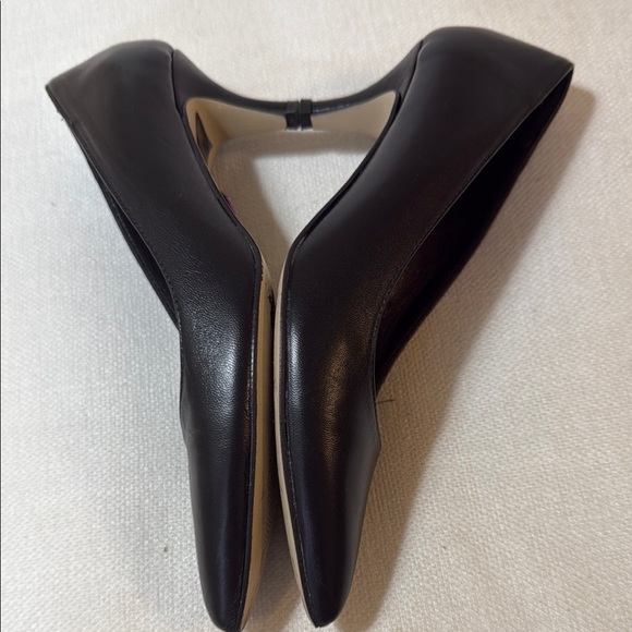 Vera Pelle Size 7  Black Pointed Toe Heels - Picture 8 of 9
